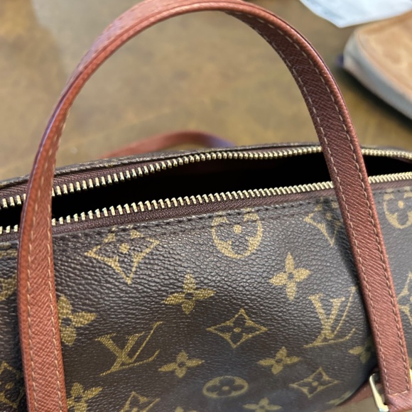 Like New Louis Vuitton Papillon 26 - Picture 2 of 8